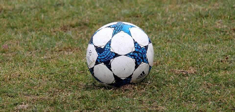 Betting on the Champions League Knockout Phase